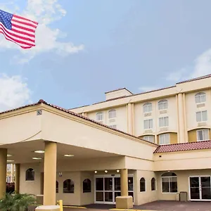 2* Hotel Quality & Winter Park Village Area